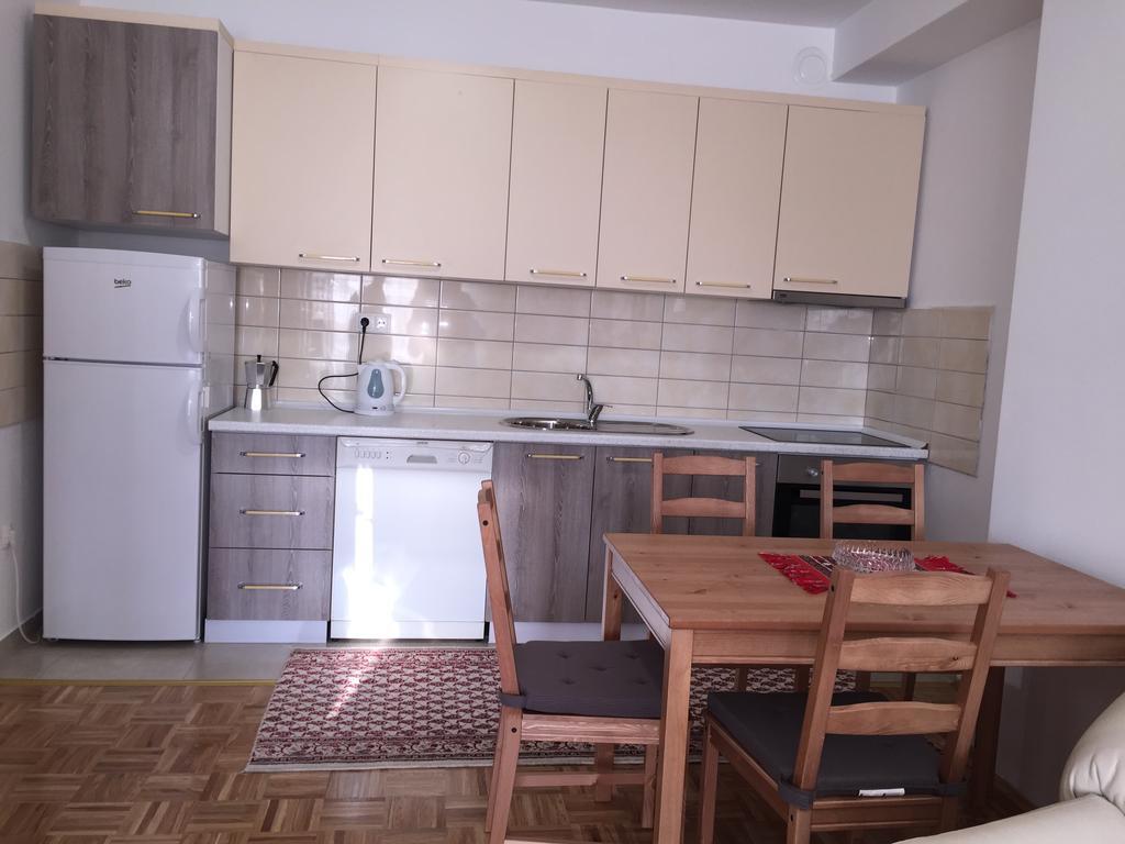 Apartment Gashi Пристина Екстериор снимка