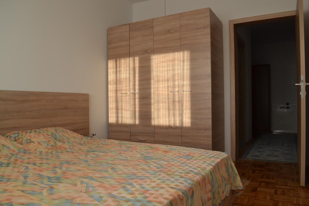 Apartment Gashi Пристина Екстериор снимка
